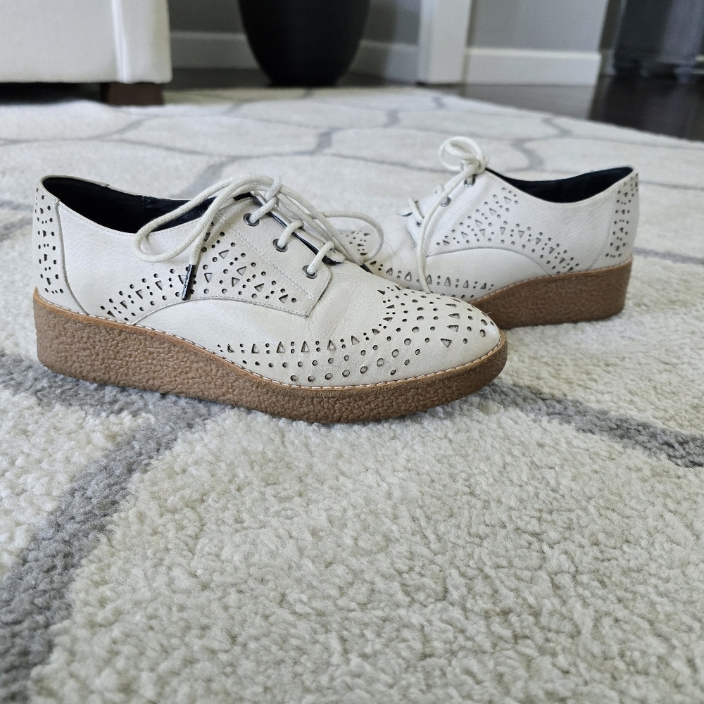 Rebecca Minkoff Ivory Leather Tie Up Loafers 7